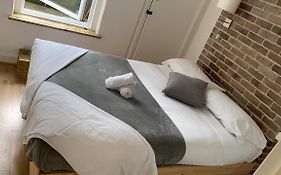 Clerkenwell Apartments By Dc London Rooms